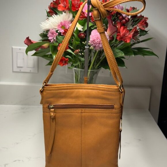 Margot New York Split Pocket Leather Crossbody in Cognac EUC - Picture 3 of 15